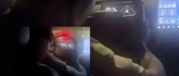 女子打顺风车,称司机高速上时速100多公里开智驾睡觉:睡了6次,提醒都没用,还玩手机!平台道歉:车主构成危险驾驶,已永久封禁